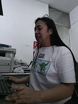 Violeta-Stationery_7's Live XXX Chat