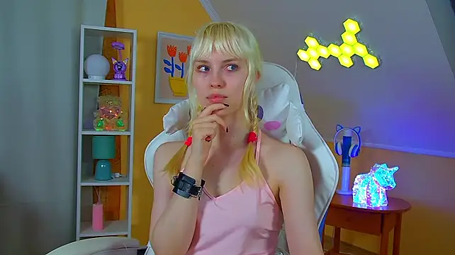 Živý XXX chat HannahHollis
