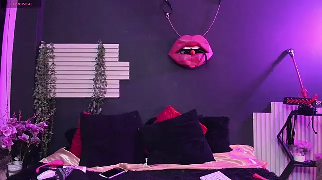 Chat XXX en directo de kinky_momm