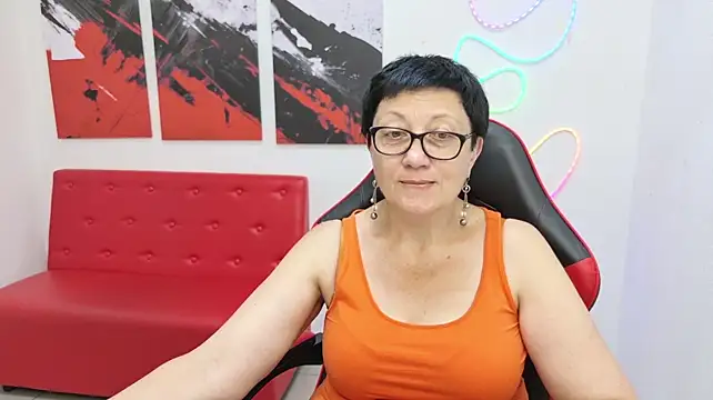 EmilyL0ve's Live XXX Chat