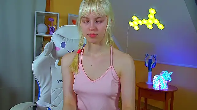 Živý XXX chat HannahHollis