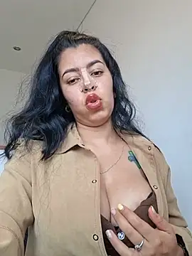 Luianna Pertunjukan Webcam