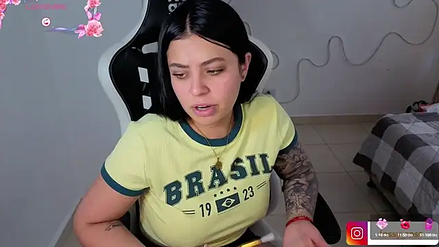 Victoryyy_'s Live XXX Chat