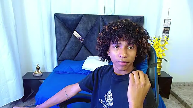 angelll18_'s Live XXX Chat