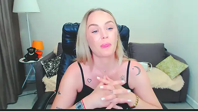 LiluMoon__'s Live XXX Chat