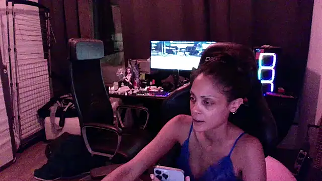 XXX chat uživo modela Cherry-Muse