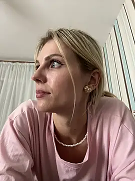 My_Hotgirl's Live XXX Chat