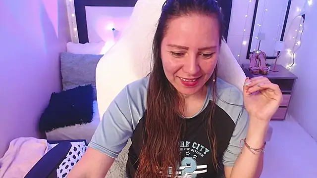 camila_delarosa's Live XXX Chat