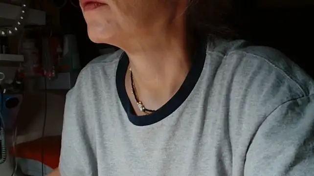 KathleenEdwards Chat XXX live