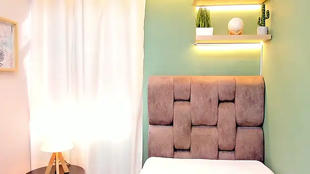 _LaraMom_'s Live XXX Chat