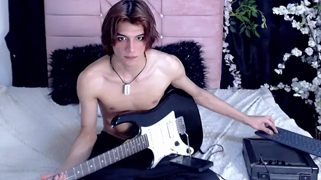 oli_dusk webcam show
