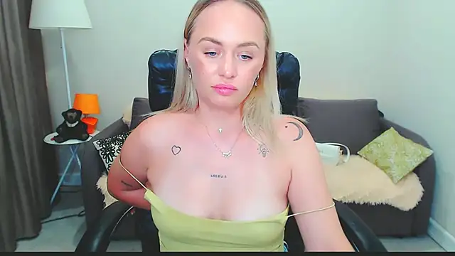 LiluMoon__n Live XXX chat