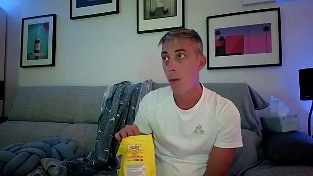 1Hugo1 Live XXX-Chat