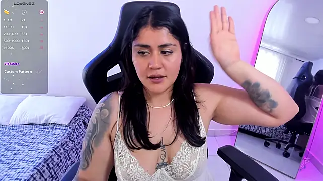 Chat XXX en directo de karlie02_
