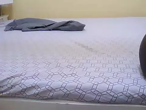 Chat +18 de SANAA_RAA ao vivo