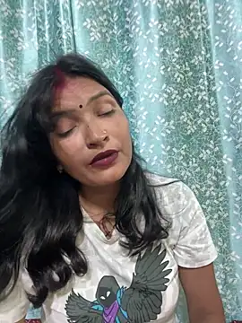 Priyaa_1433's Live XXX Chat
