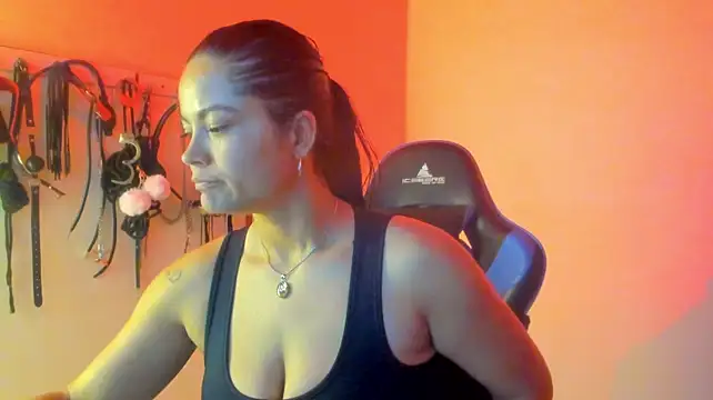 scarlet-kennedy98's Live XXX Chat
