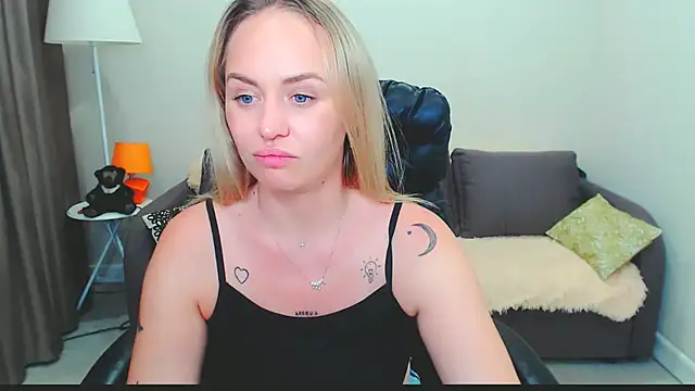 LiluMoon__'s Live XXX Chat