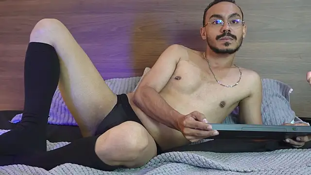 thomas_montiel Pertunjukan Webcam
