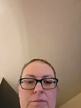 צ'אט XXX בשידור חי של Yamiko42