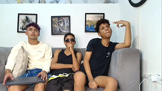Show Webcam de AVENGER_BOYS2026
