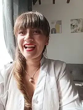 tata_sanz_ Show in webcam