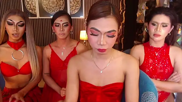 AudreyMilesTrans Adlı Modelin Canlı XXX Sohbeti