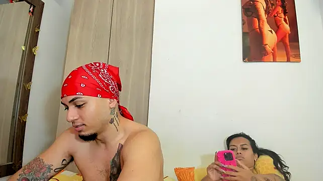 Chatroom XXX en direct de UR_LATIN_BUSHY_GUYS