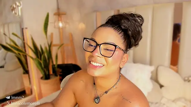 Nicolemorelli2's Live XXX Chat