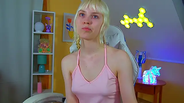 Živý XXX chat HannahHollis
