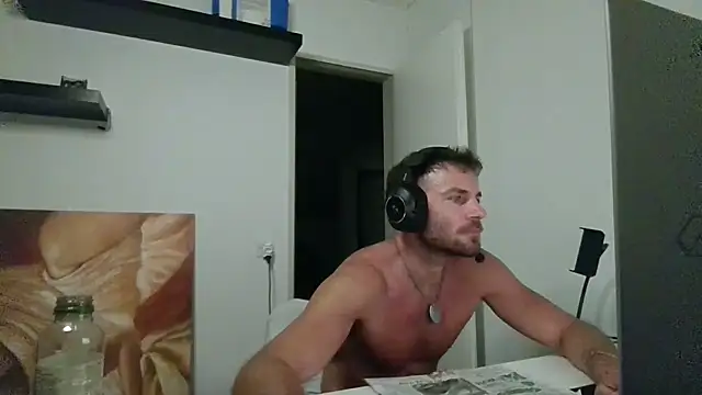 alpha-hunk's Webcam Show