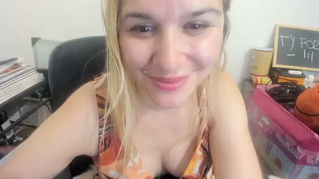 دردشة new_but_cute الجنسية المباشرة