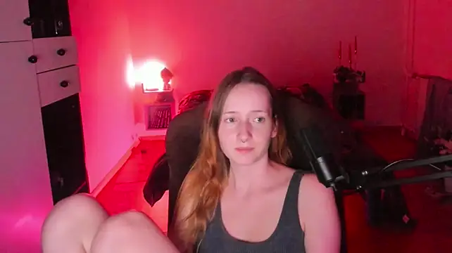 Chatroom XXX en direct de OddlyFamiliar