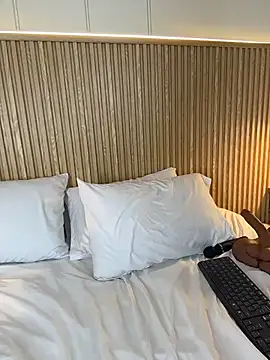 NahimiThompson's Live XXX Chat