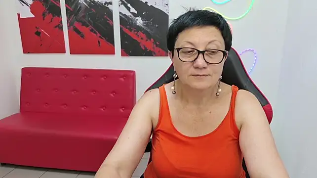EmilyL0ve's Live XXX Chat