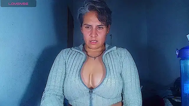Živý XXX chat Yessi_rousse