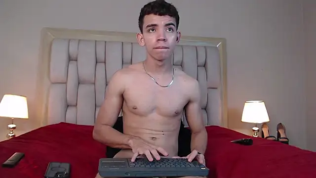צ'אט XXX בשידור חי של CamiloRoss_