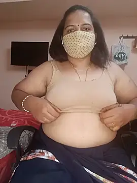 pirainilla Live XXX-chat