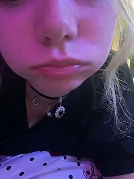 Babydragonn Webcamshow