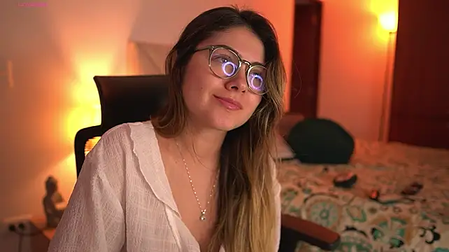 Lau_Bee Chat XXX in diretta