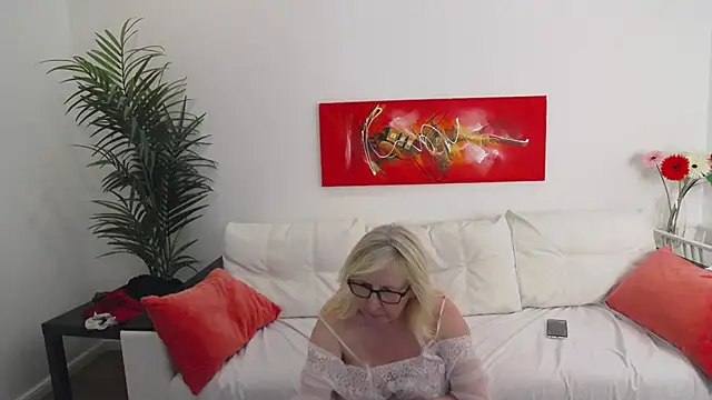 Chat +18 de YourBustyBarbara ao vivo