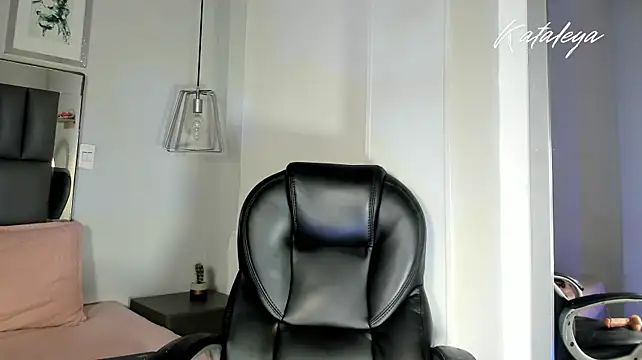 Chat +18 de Kataleya_west ao vivo