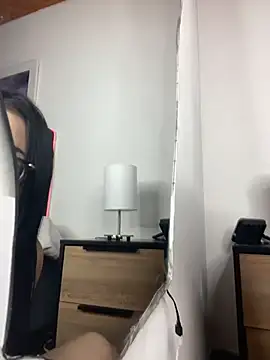 Camila_cute18's Live XXX Chat