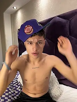 Dominik_Souza Pertunjukan Webcam