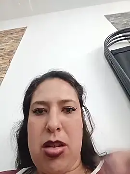 Chat +18 de LIZETH_09 ao vivo