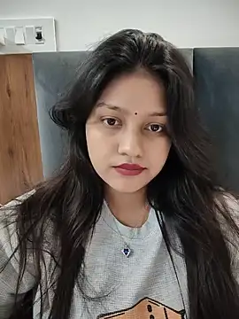 Pavitra_Sharma Adlı Modelin Canlı XXX Sohbeti