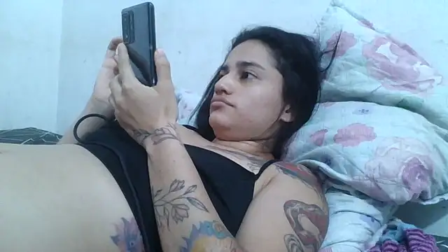 Chatroom XXX en direct de girl_tits