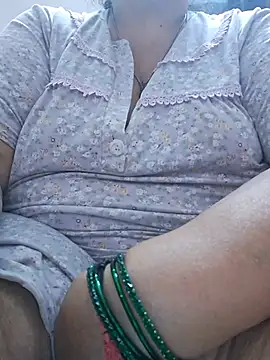 Chat +18 de Kavya_XX ao vivo