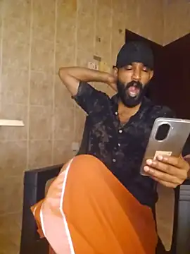 Show modela Mallukiran na web-kameri