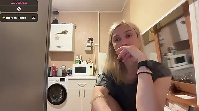 Show modela AngelJeni na web-kameri